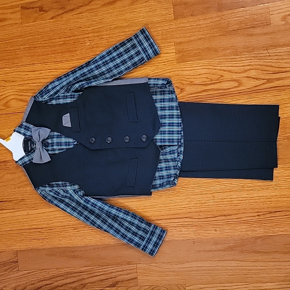 Nautica 4 Piece Suit - Size 4T